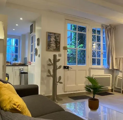 Comme Une Maison, Duplex Terrasse Hypercentre De Trouville
